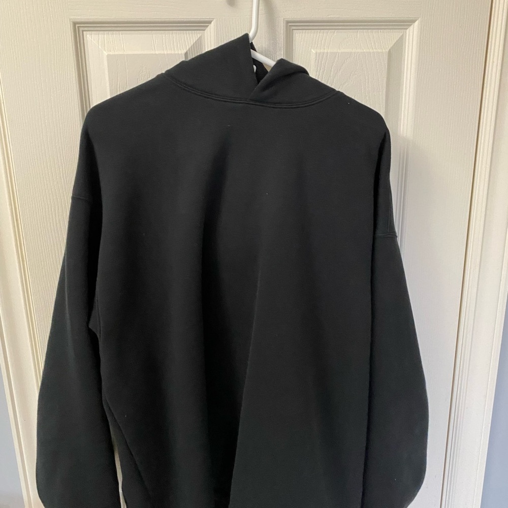 Men’s FOG Essentials Hoodie Size:(L)